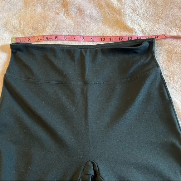 Assets Red Hot Label by Spanx black leggings size 1X stretch compression - Picture 6 of 8
